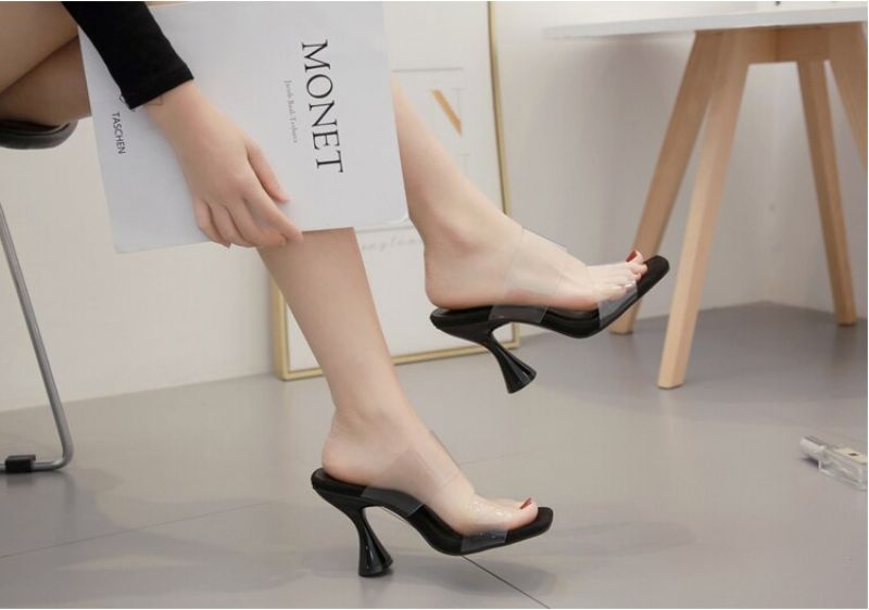 Coro Heels - Musta