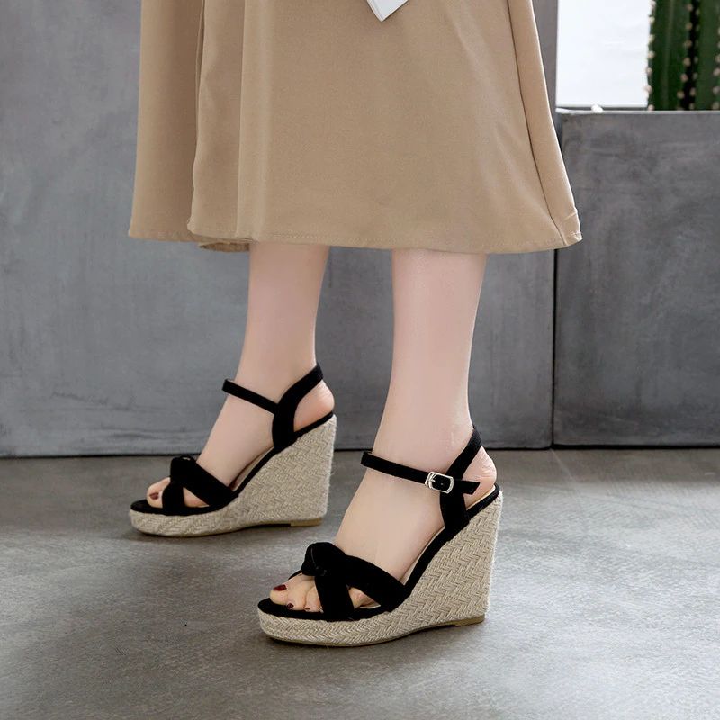 Creta Naisten Elegant Wedge -musta Sandaali - Musta