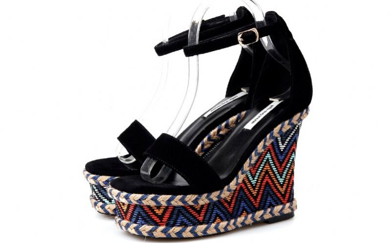 Dorian Wedges - Musta