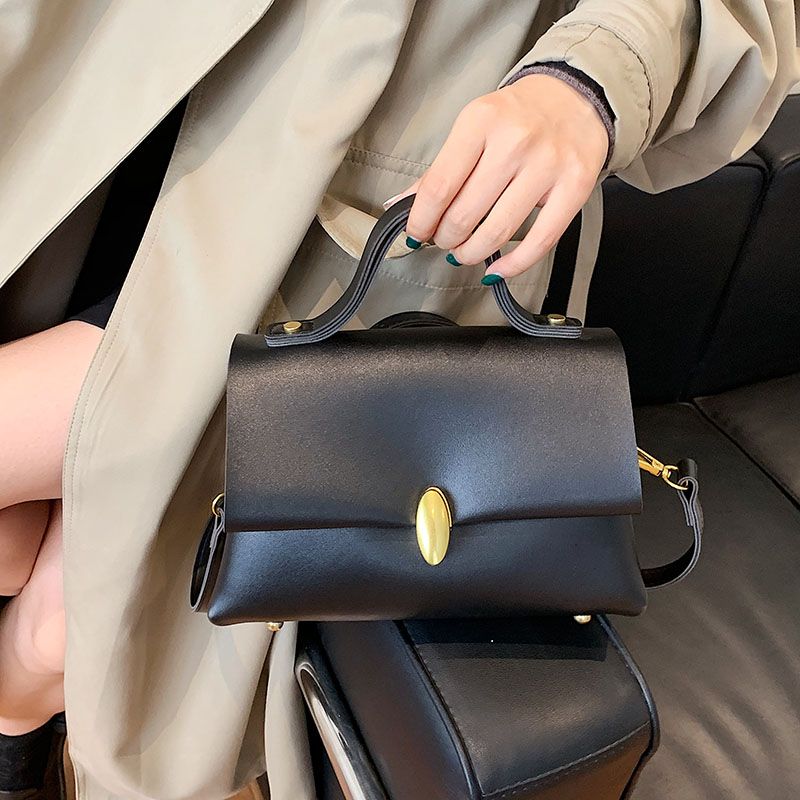Fantasy Naisten Pieni Nahkainen Crossbody Käsilaukku - Musta