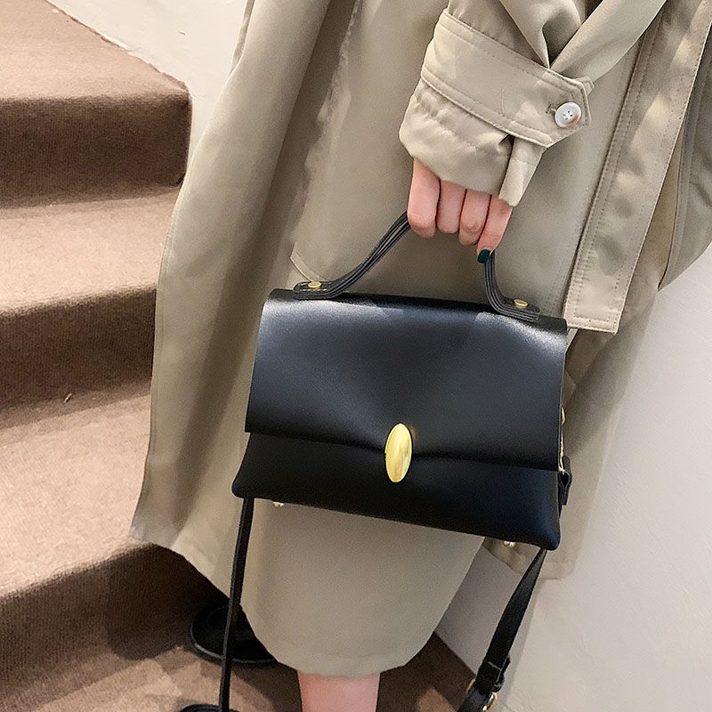 Fantasy Naisten Pieni Nahkainen Crossbody Käsilaukku - Musta