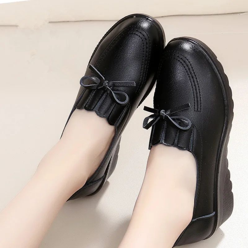 Fatima Naisten Mukavat Wedge Heel Loaferit - Musta
