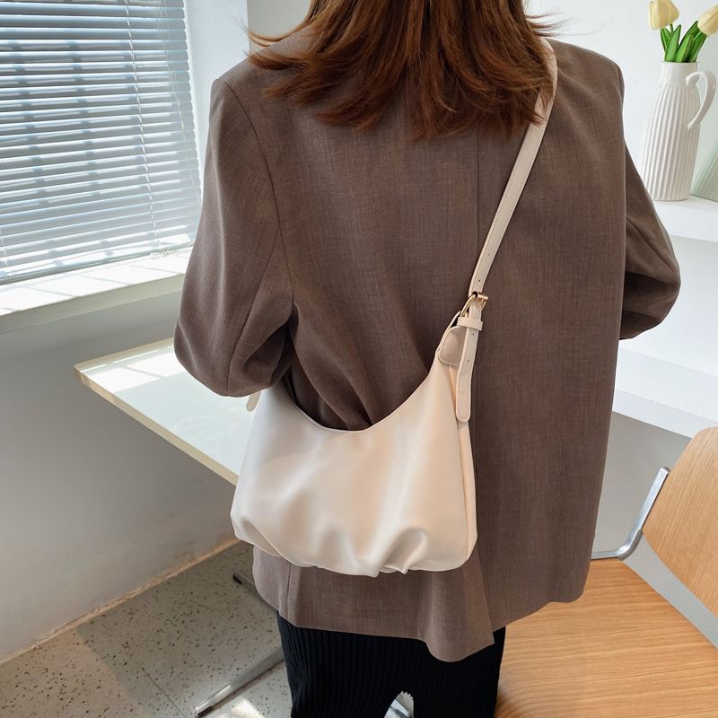 Fortuna Naisten Nahkainen Crossbody Käsilaukku - Musta