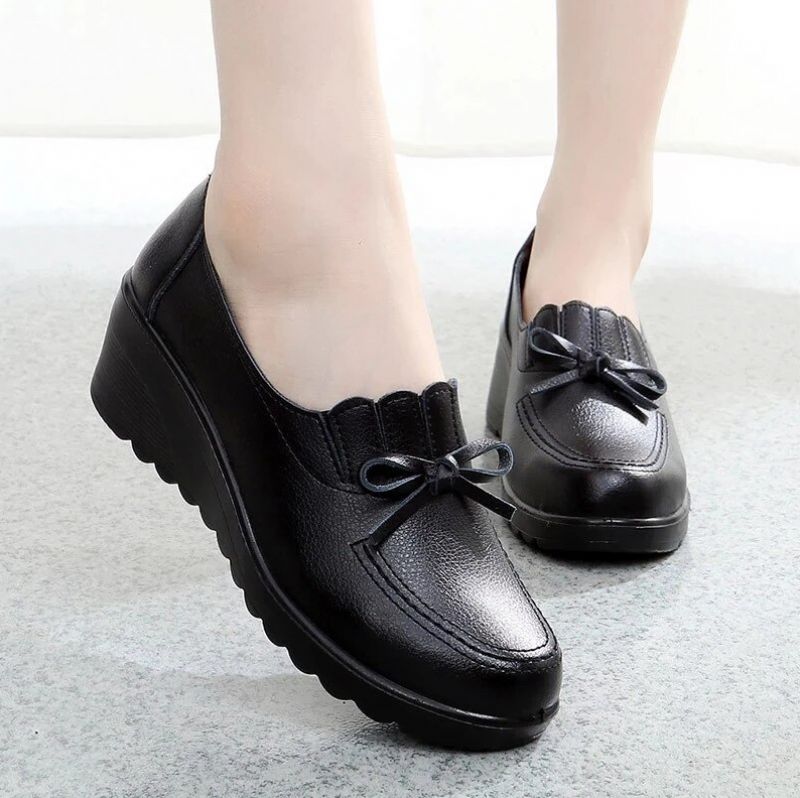 Francia Naisten Wedges -kengät - Musta