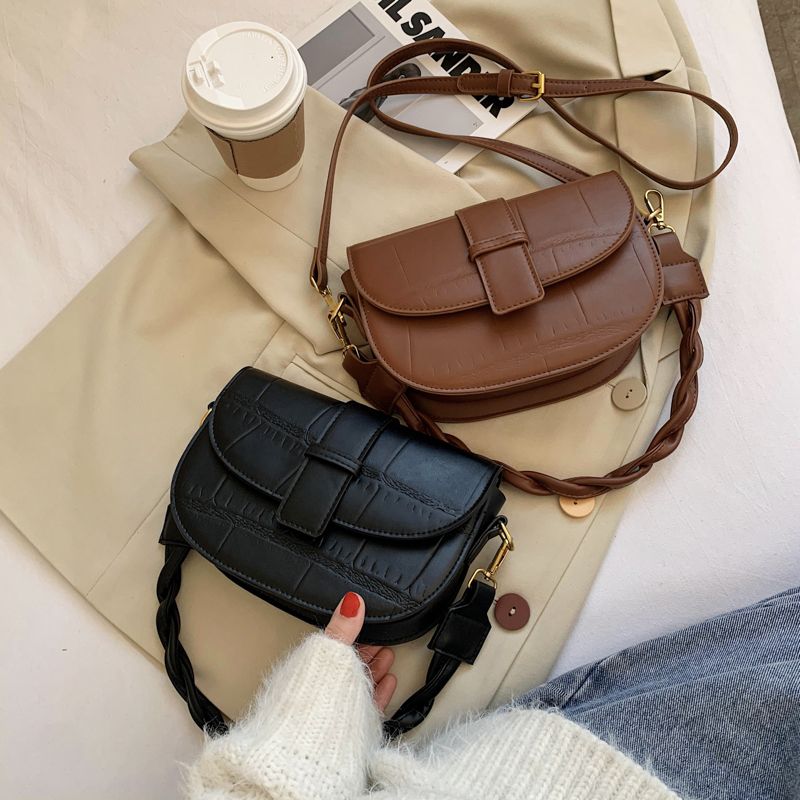 Gillen Naisten Pieni Nahkainen Crossbody Käsilaukku - Musta