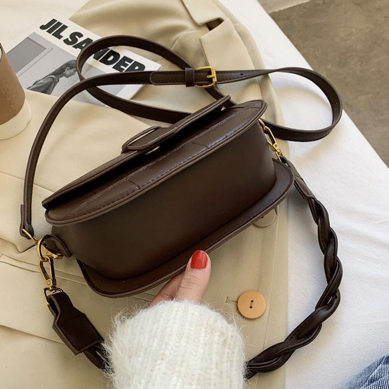 Gillen Naisten Pieni Nahkainen Crossbody Käsilaukku - Musta