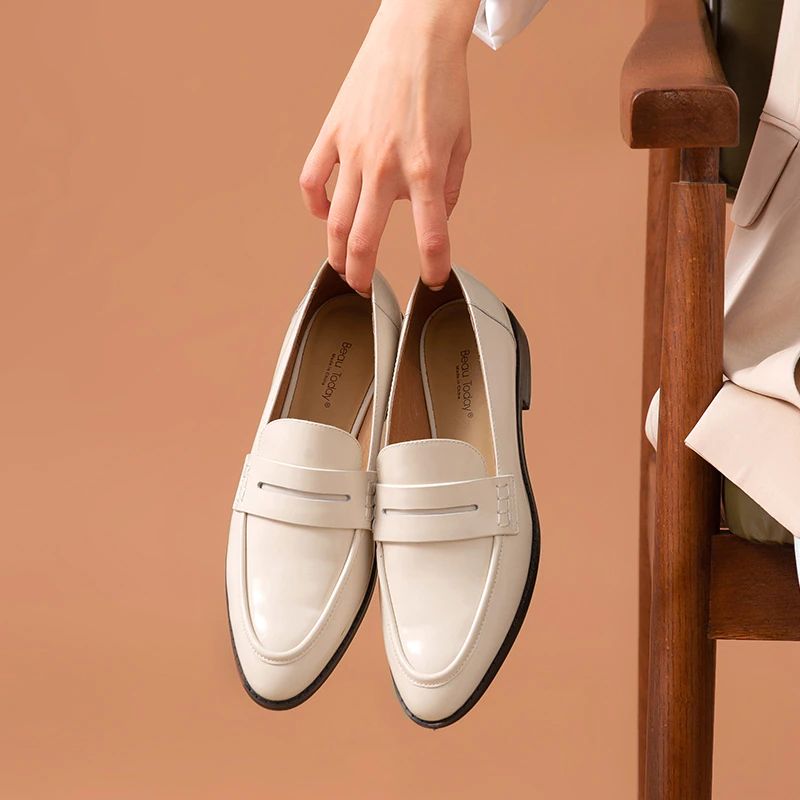 Hospina Naisten Penny-nahkaiset Loafer-kengät - Beige