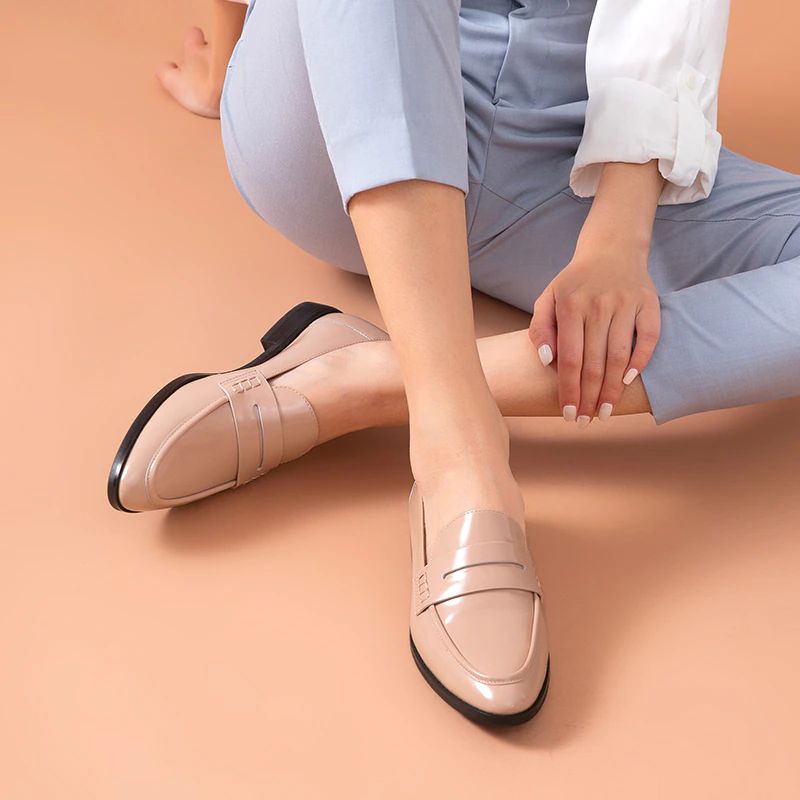 Hospina Naisten Penny-nahkaiset Loafer-kengät - Beige