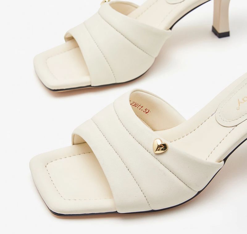 Jasmin Naisten Sandaalit - Beige
