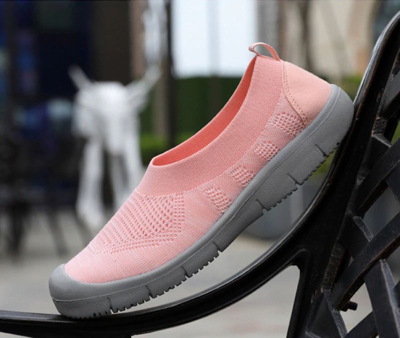 Kavala Naisten Slip-ons Mustat Kengät - Musta