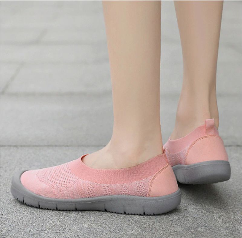 Kavala Naisten Slip-ons Mustat Kengät - Musta