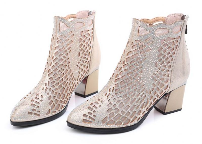 Kenia Naisten Saapikkaat - Beige
