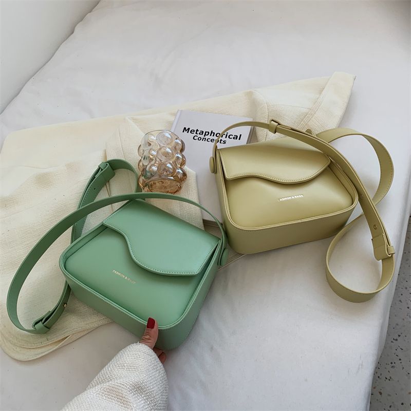 Latty Naisten Pieni Nahkainen Crossbody Käsilaukku - Vihreä