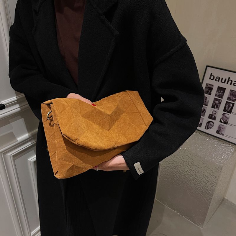 Lina Naisten Designer Crossbody -olkalaukku - Ruskea