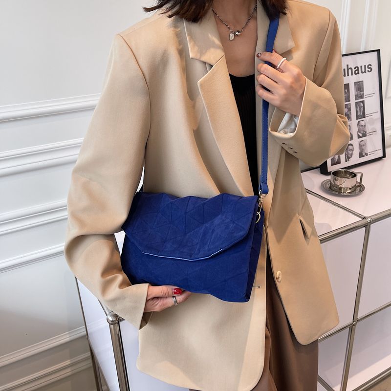 Lina Naisten Designer Crossbody -olkalaukku - Ruskea