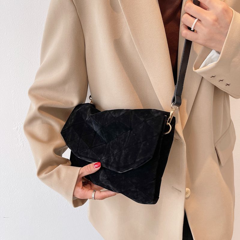 Lina Naisten Designer Crossbody -olkalaukku - Ruskea