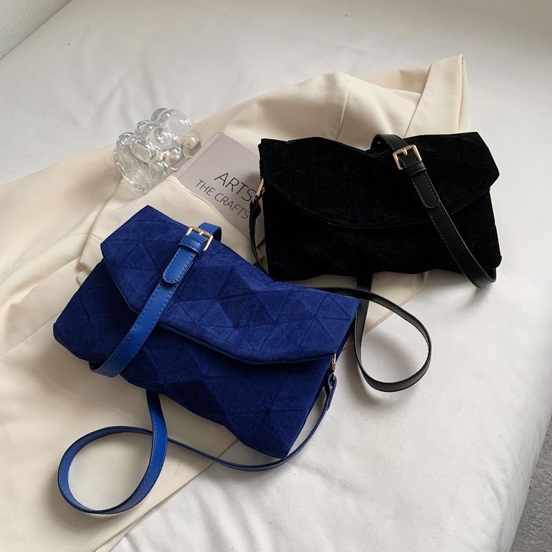 Lina Naisten Designer Crossbody -olkalaukku - Ruskea
