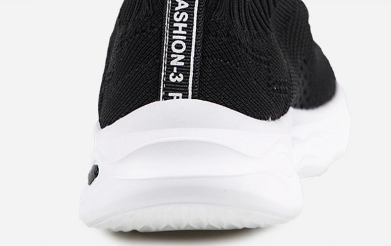 Liukumaton Triumph Outdoor Juoksukengät Unisex -lenkkari - Musta