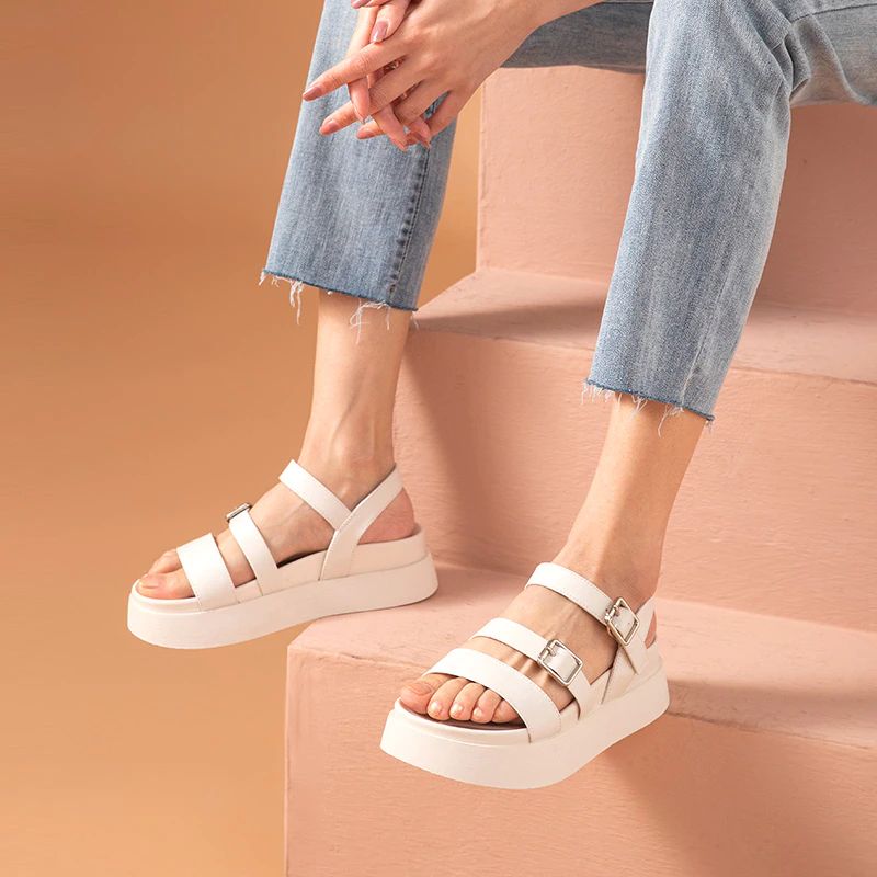Lucy Naisten Sandaalit - Beige