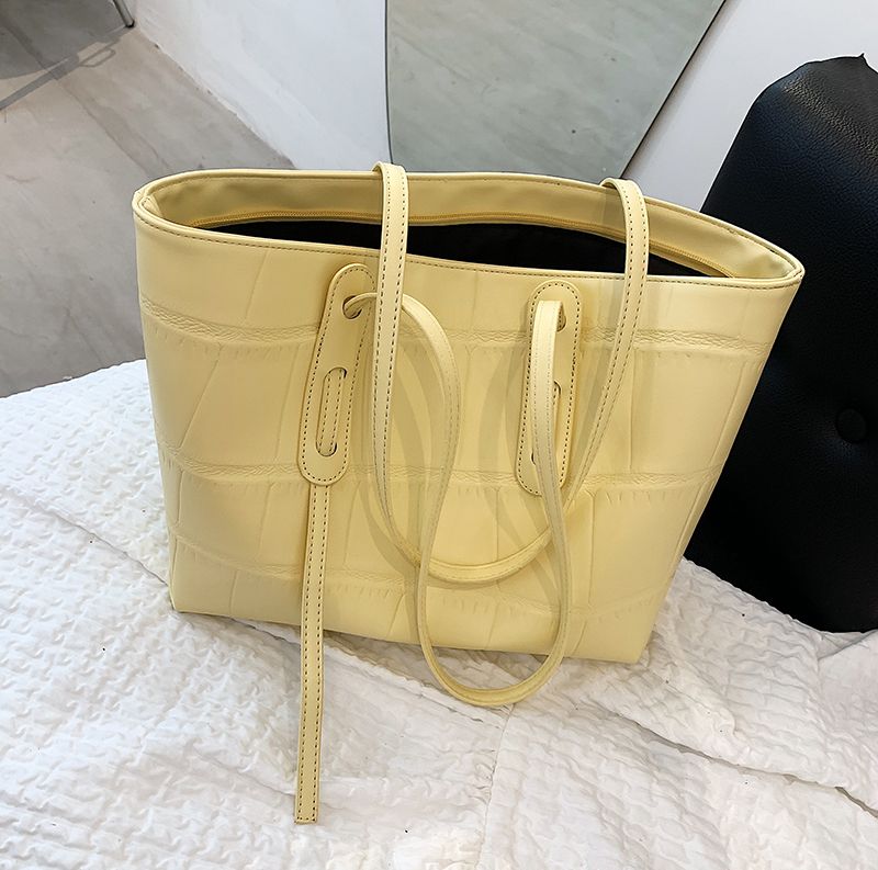 Lucy Naisten Ylellinen Nahkainen Käsilaukku - Beige
