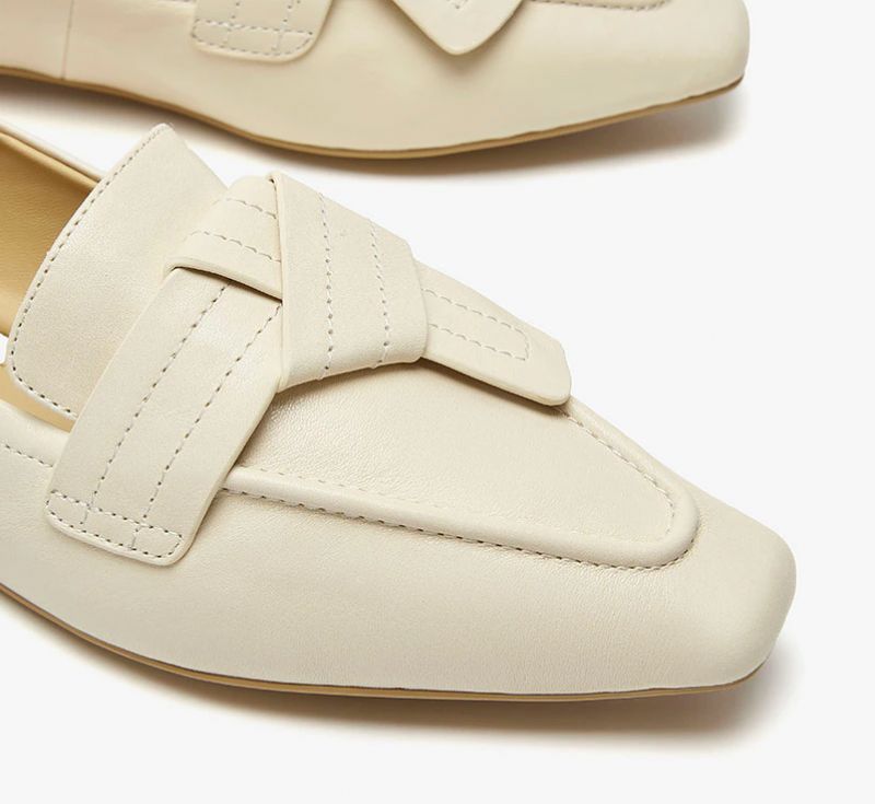 Lupita Naisten Nelikulmaiset Nahkaiset Loafer-kengät - Beige