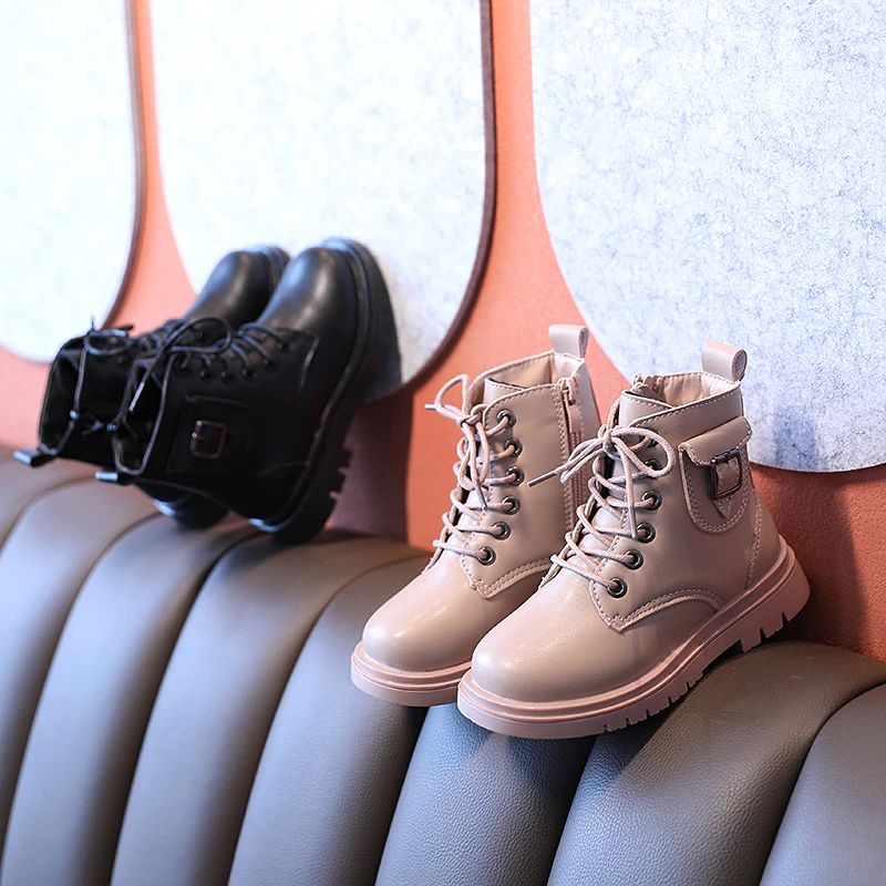 Manuela Tyttöjen Chelsea Boot - Musta