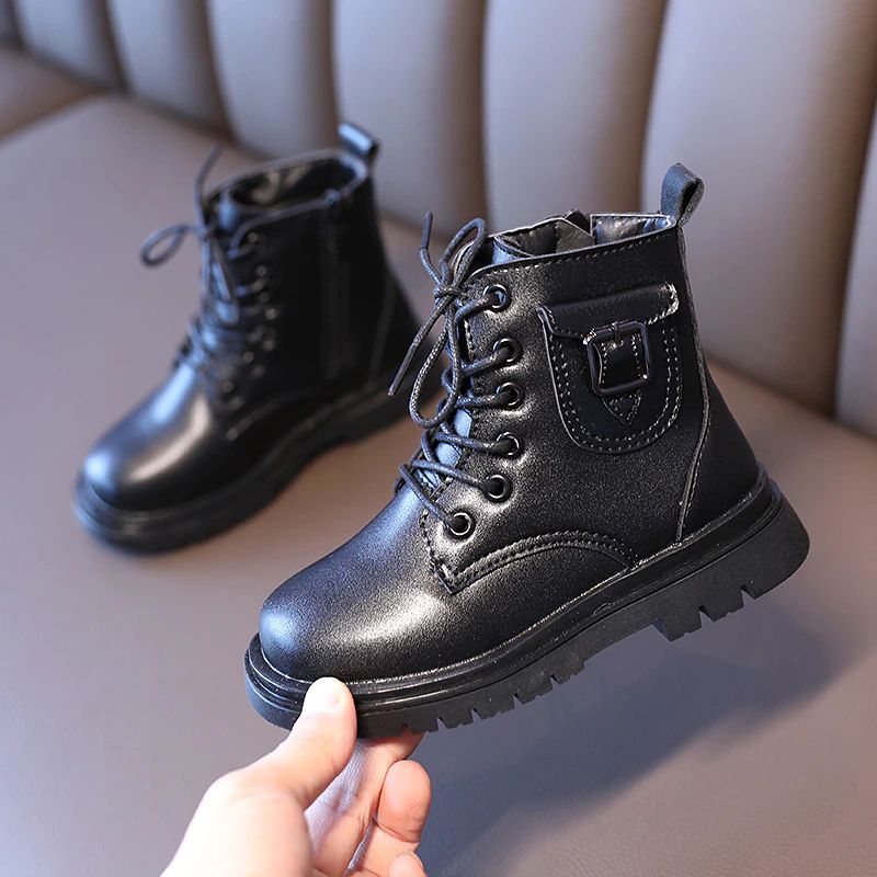 Manuela Tyttöjen Chelsea Boot - Musta