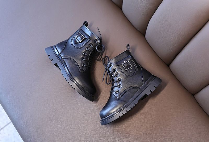 Manuela Tyttöjen Chelsea Boot - Musta