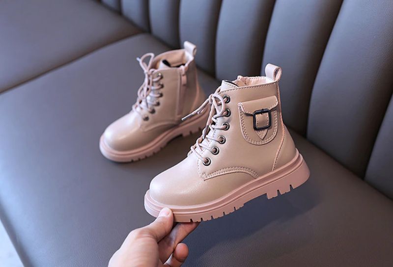 Manuela Tyttöjen Chelsea Boot - Musta