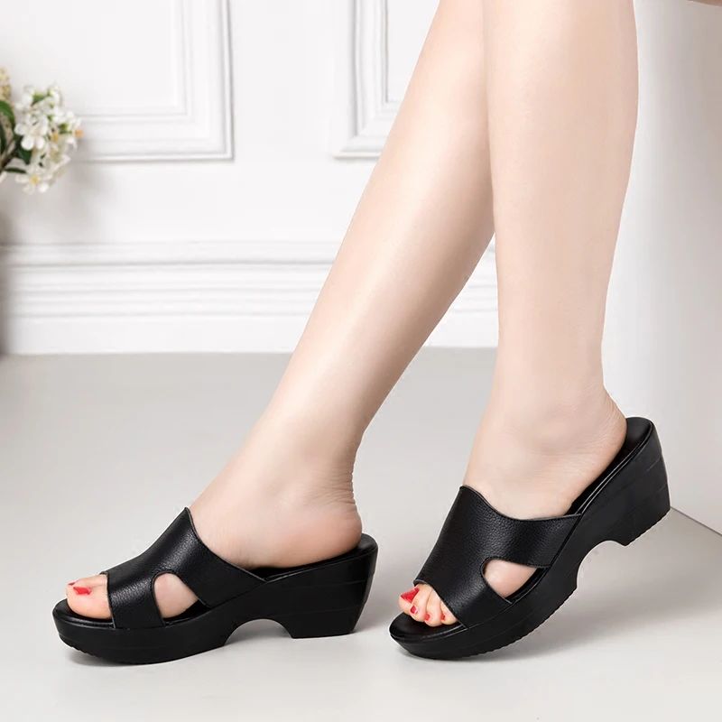 Margaret Naisten Peep Toe Sandaalit - Musta