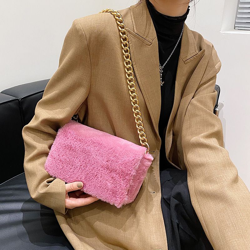 Mendez Naisten Pieni Crossbody Käsilaukku Läpällä - Musta