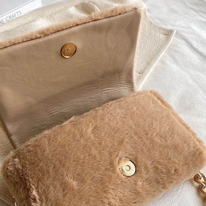 Mendez Naisten Pieni Crossbody Käsilaukku Läpällä - Musta