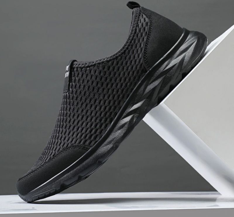 Miesten Celik Slip-on -lenkkarit - Musta