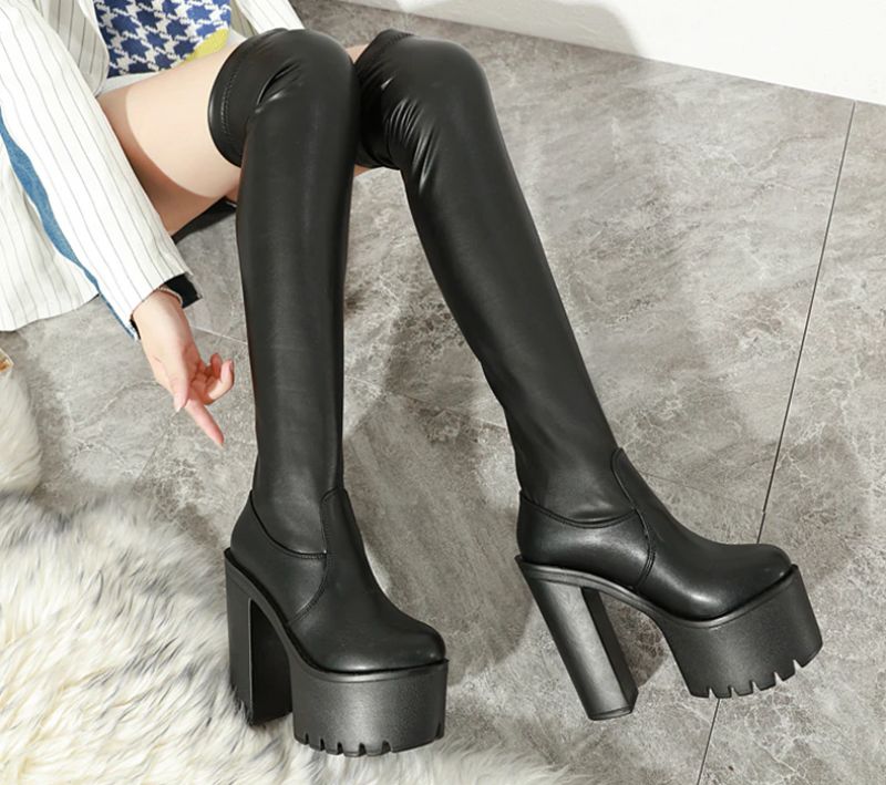 Naisten Amonet Ylipolvisaappaat - Black Suede
