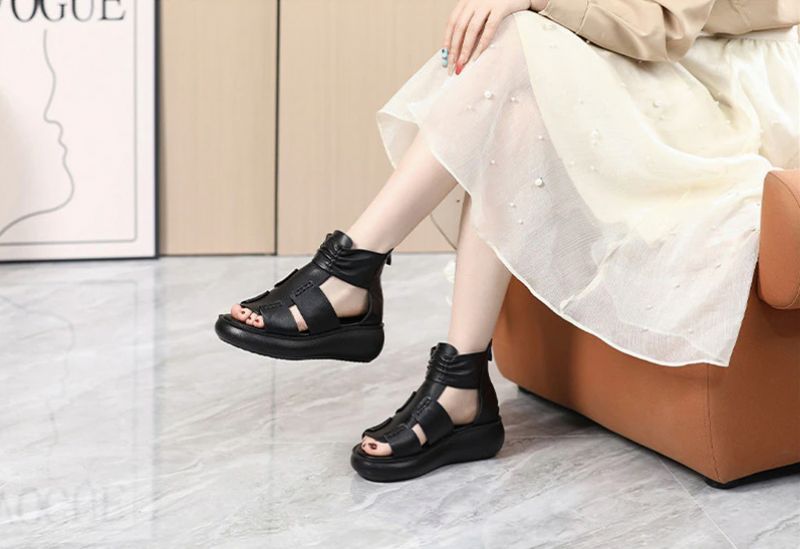 Naisten Eglis Wedges -sandaali - Ruskea
