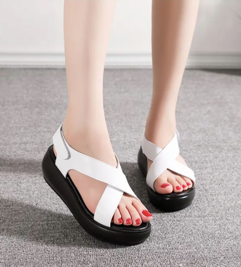 Naisten Finita Wedges -sandaali - Musta