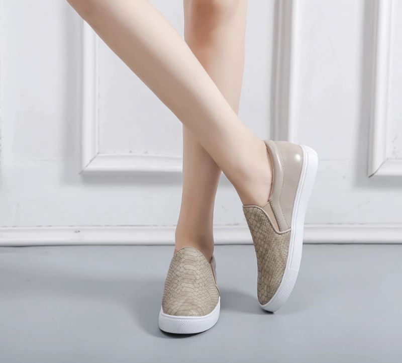 Naisten Maru Slip-on -kengät - Musta