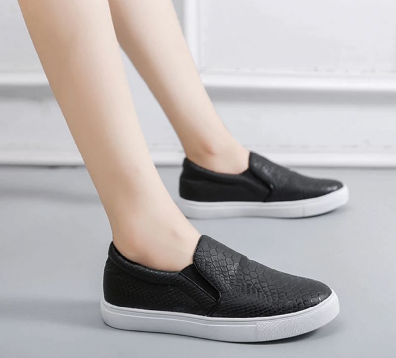 Naisten Maru Slip-on -kengät - Musta