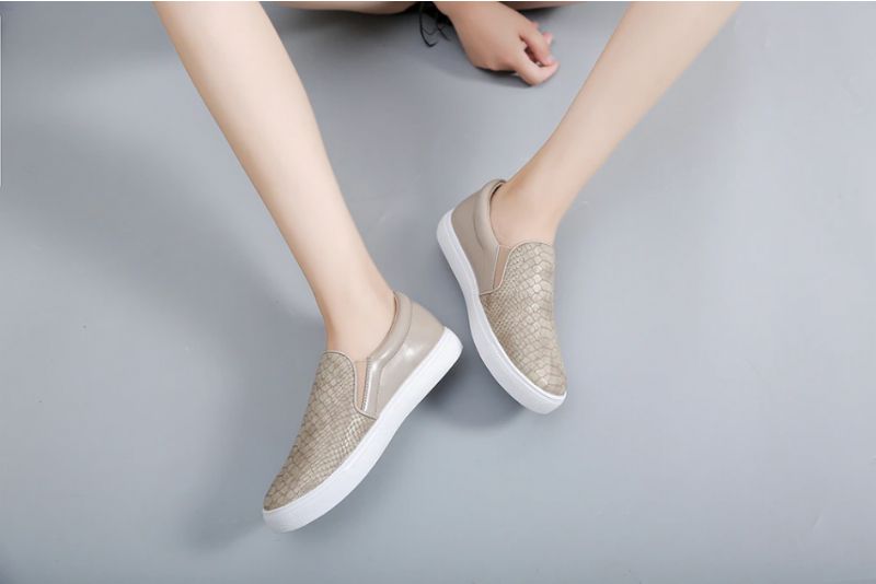 Naisten Maru Slip-on -kengät - Musta
