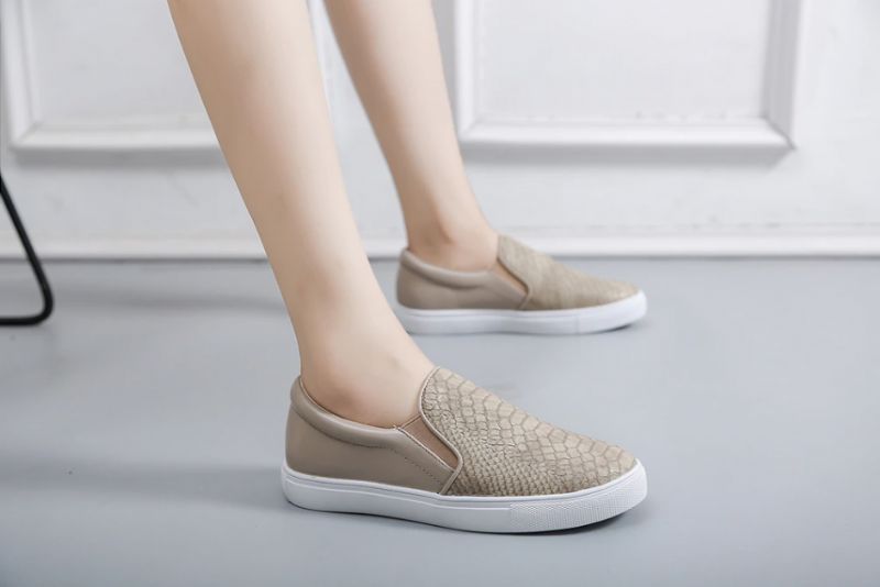 Naisten Maru Slip-on -kengät - Musta