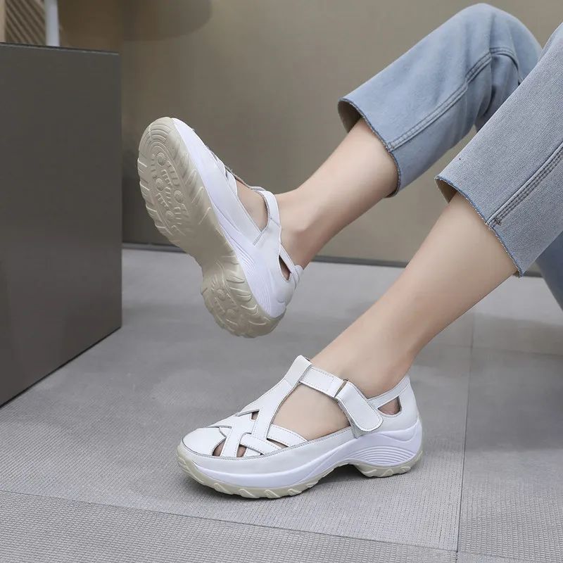 Naisten Mukavat Rento Sandaalit - Beige