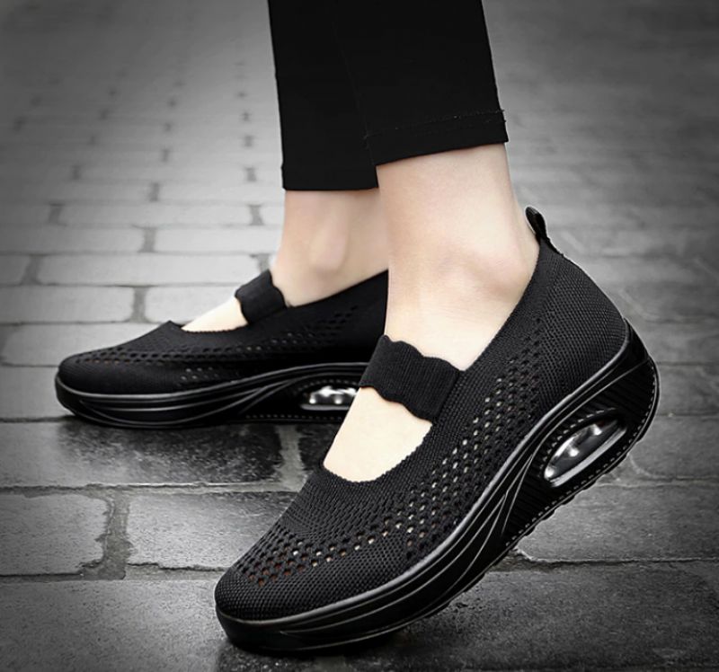 Ninoska Naisten Platform Slip-on Mustat Kengät - Musta