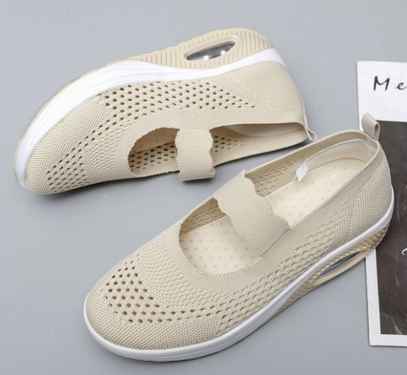 Ninoska Naisten Platform Slip-on Mustat Kengät - Musta