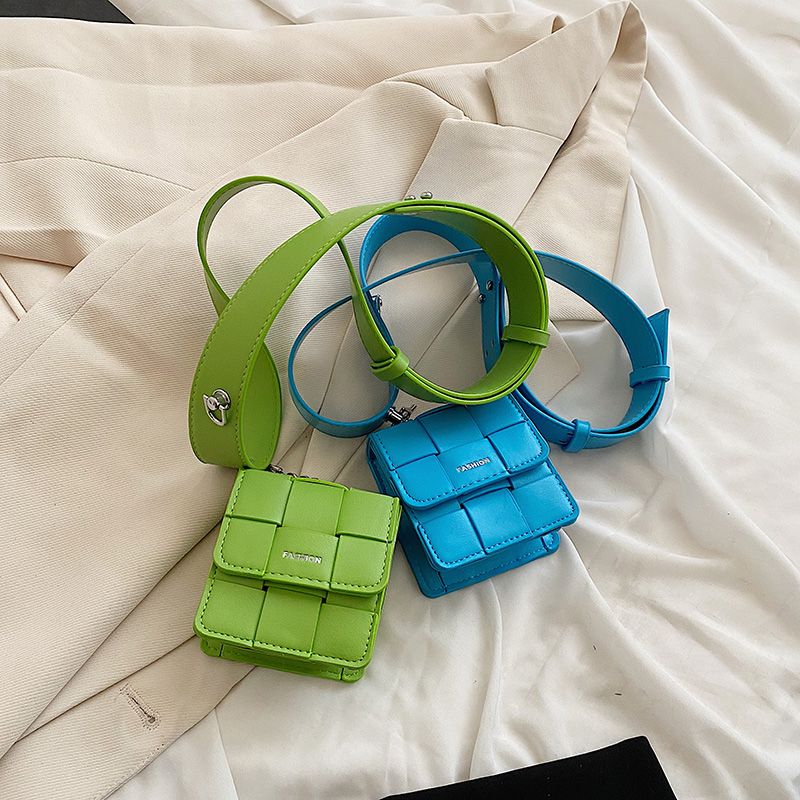 Puchi Naisten Minikeinonahkainen Crossbody Käsilaukku - Valkoinen