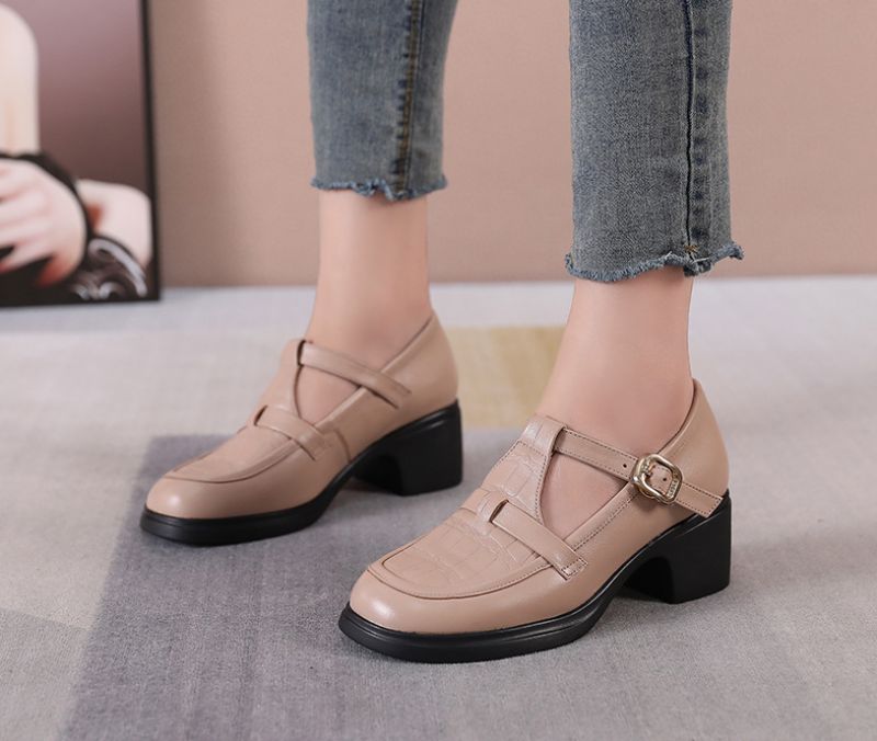 Sara Naisten Neliön Kantapääpumput - Beige