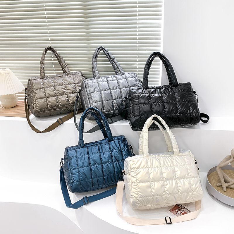 Torys Naisten Nylon Crossbody Käsilaukku - Musta