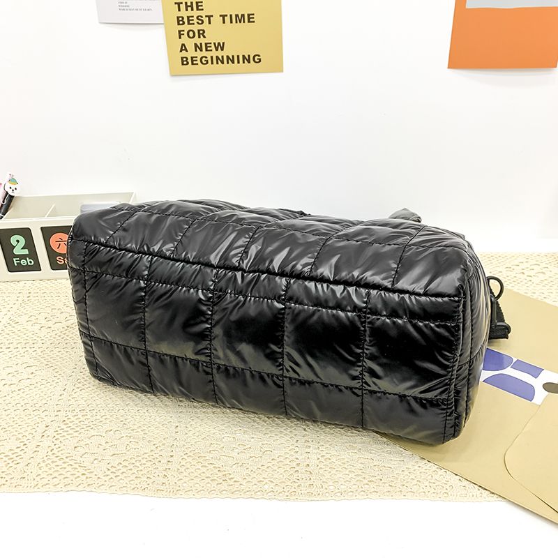 Torys Naisten Nylon Crossbody Käsilaukku - Musta
