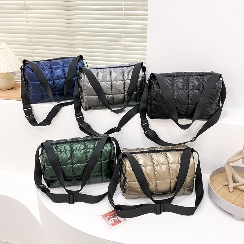 Torys Naisten Nylon Crossbody Käsilaukku - Musta