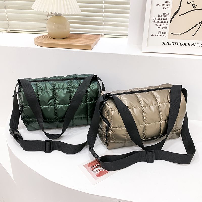 Torys Naisten Nylon Crossbody Käsilaukku - Musta