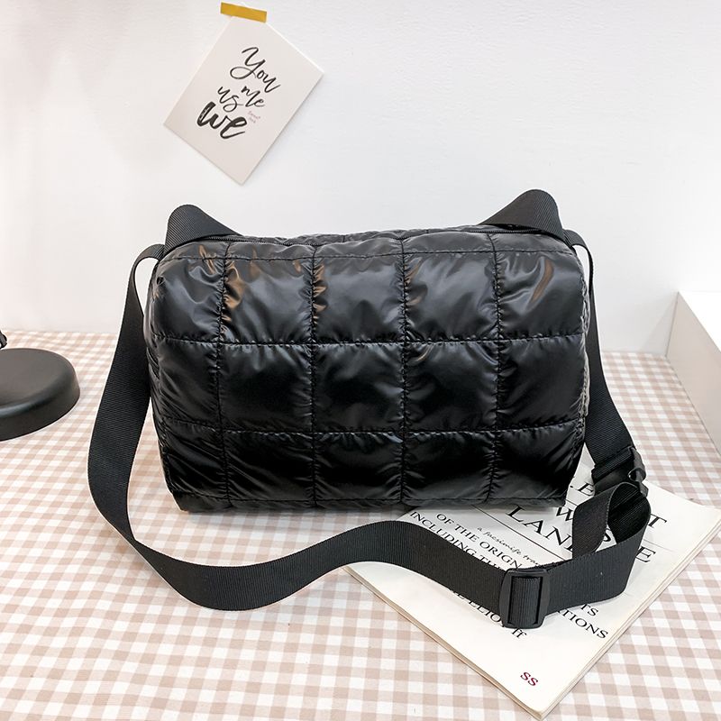 Torys Naisten Nylon Crossbody Käsilaukku - Musta